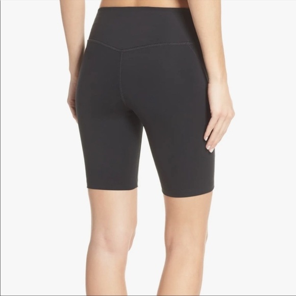 NEW!! Girlfriend Collective High Waist Bike Shorts in black, XS - Picture 8 of 8
